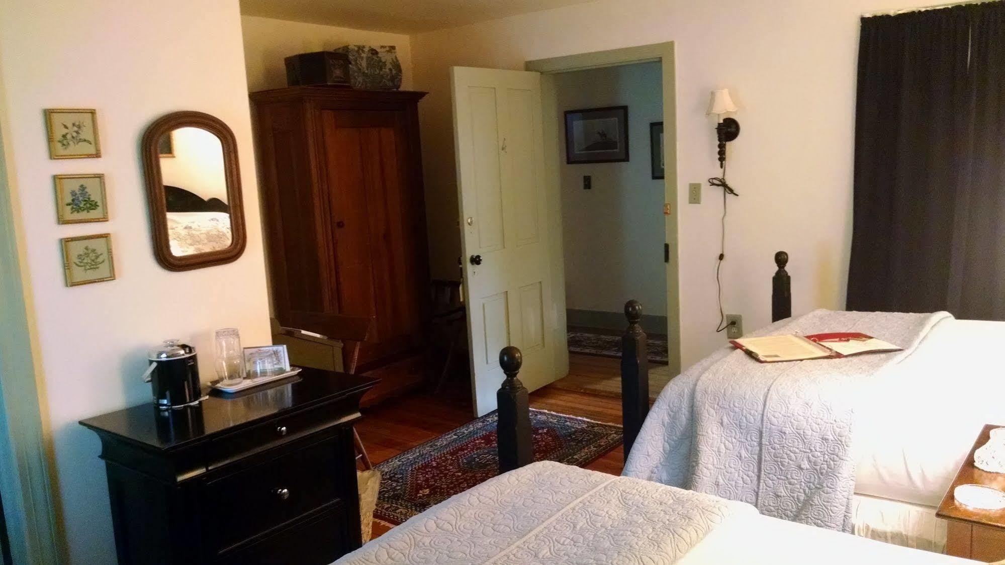 Thomas Shepherd Inn Shepherdstown Eksteriør bilde